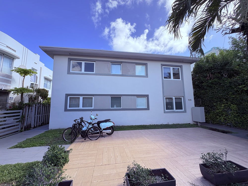 1035 Euclid Condo main photo